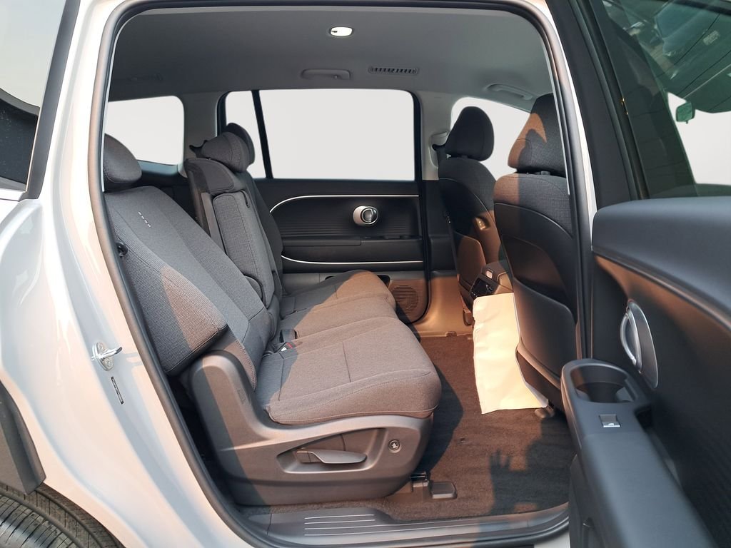 2026 Hyundai IONIQ 9 SE - Photo 16
