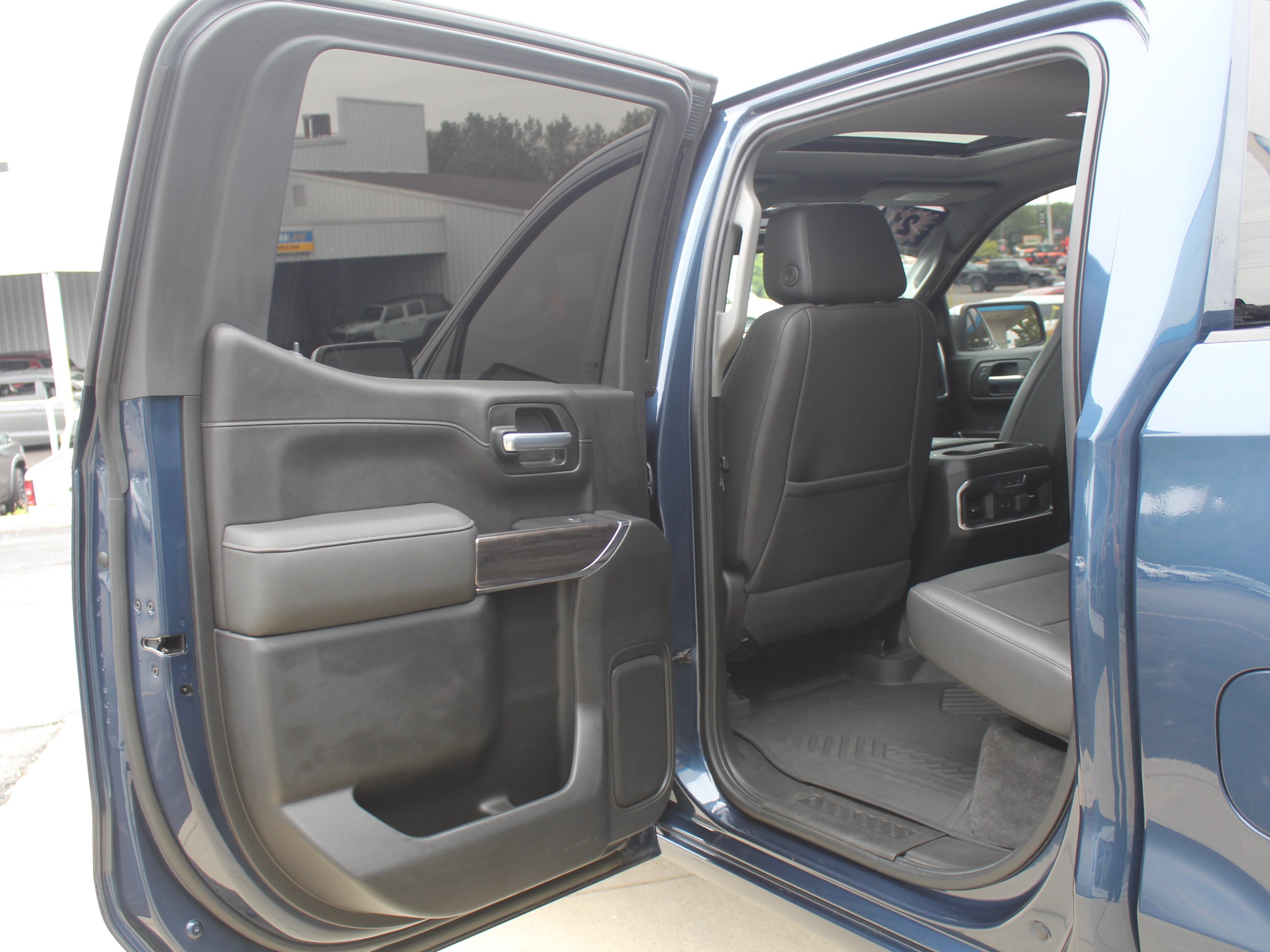 Used 2021 NORTHSKY BLUE METALLIC Chevrolet LTZ image 22
