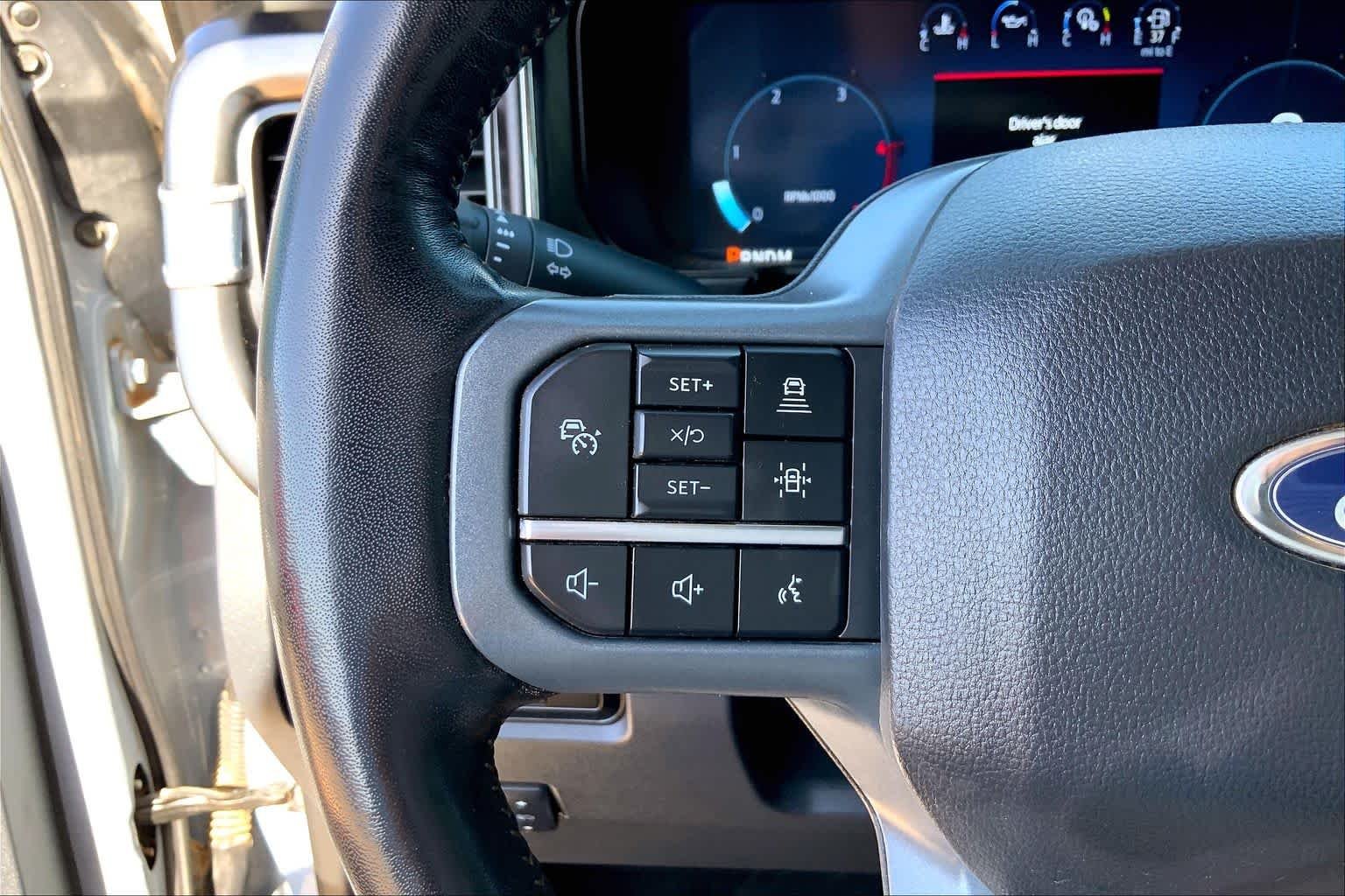 Used 2024 Glacier Gray Metallic TriCoat Ford LARIAT image 24