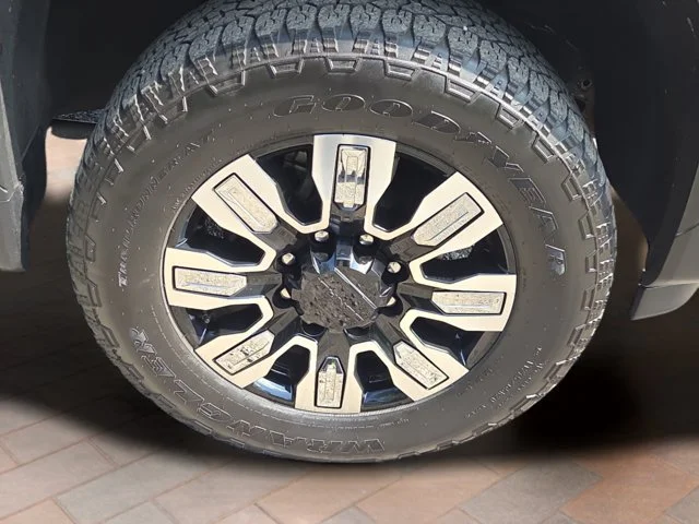 Used 2024 Sterling Metallic GMC Denali image 4