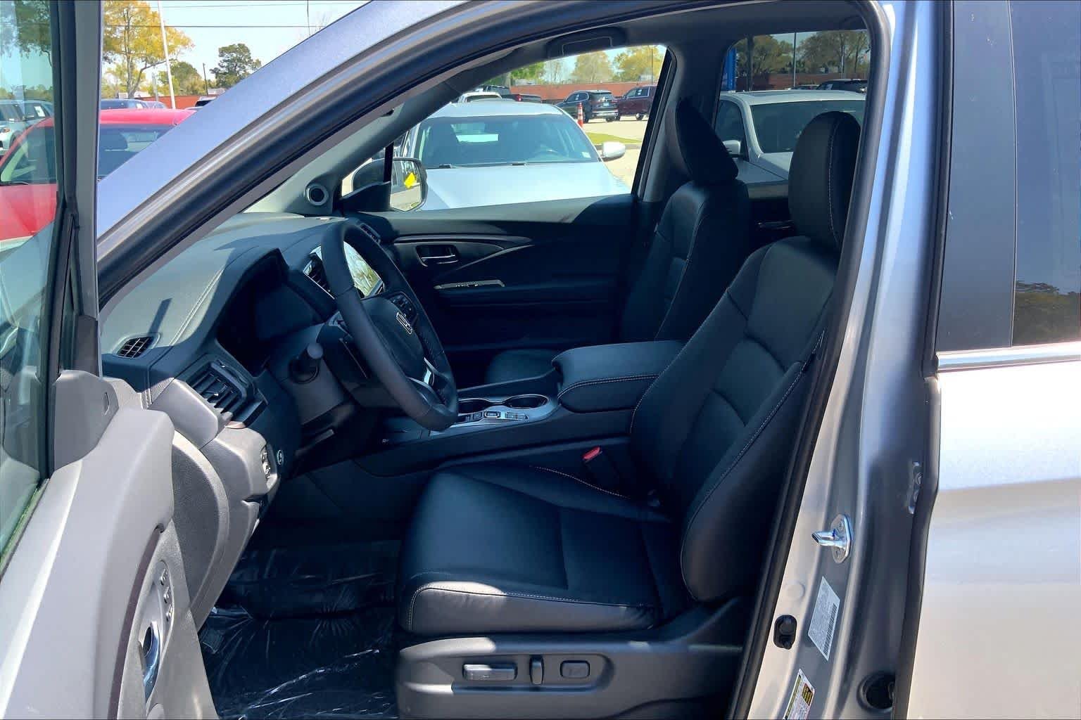 Used 2026 Solar Silver Metallic Honda RTL image 9