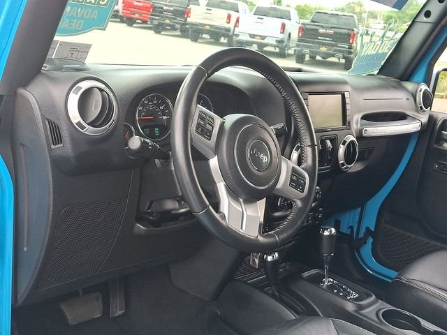 Used 2017  Jeep Unlimited Sahara image 16