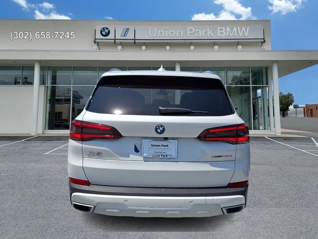 Certified Used 2023 Mineral White Metallic BMW xDrive45e image 5