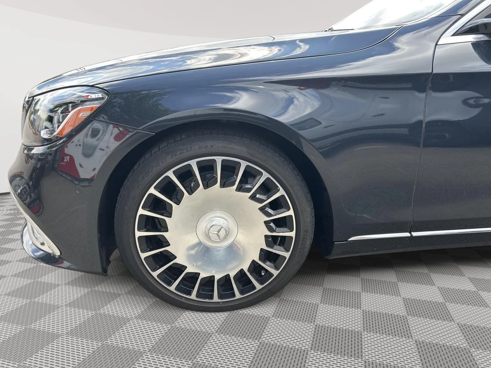 Used 2019 Anthracite Blue Metallic Mercedes-Benz Maybach S 560 image 9