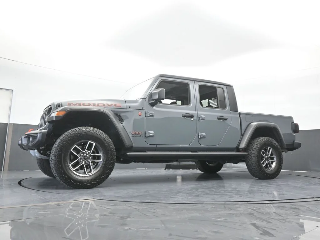 Used 2024 Anvil Clear Coat Jeep Mojave image 57