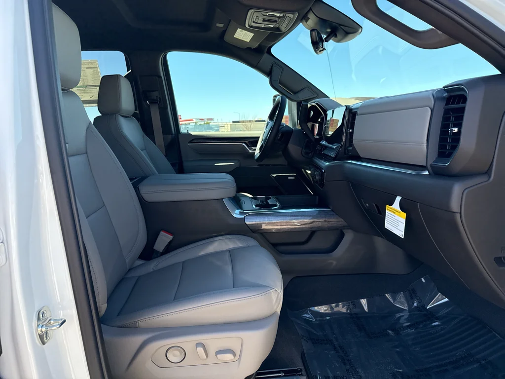 New 2026 Summit White Chevrolet LTZ image 20