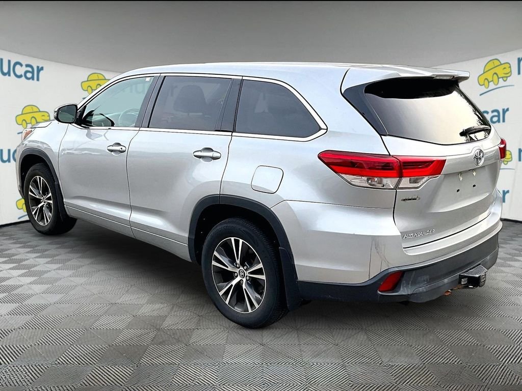 Certified Used 2018 Silver Toyota LE image 5