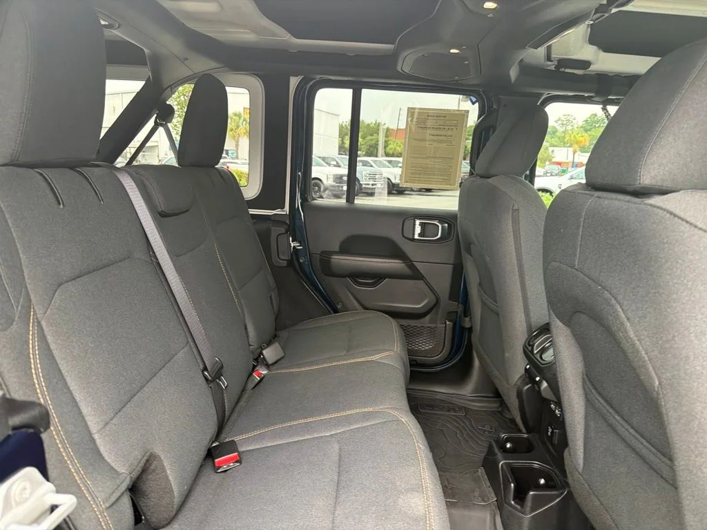Used 2025 Fathom Blue Pearlcoat Jeep Sahara image 26