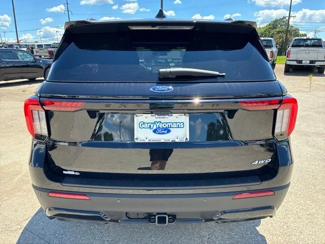 New 2026 Agate Black Metallic Ford ST-Line image 5