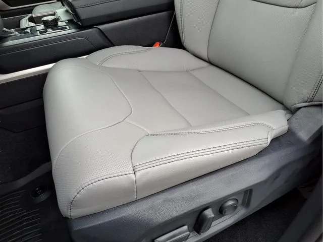2026 Toyota Tundra SR5 - Photo 17