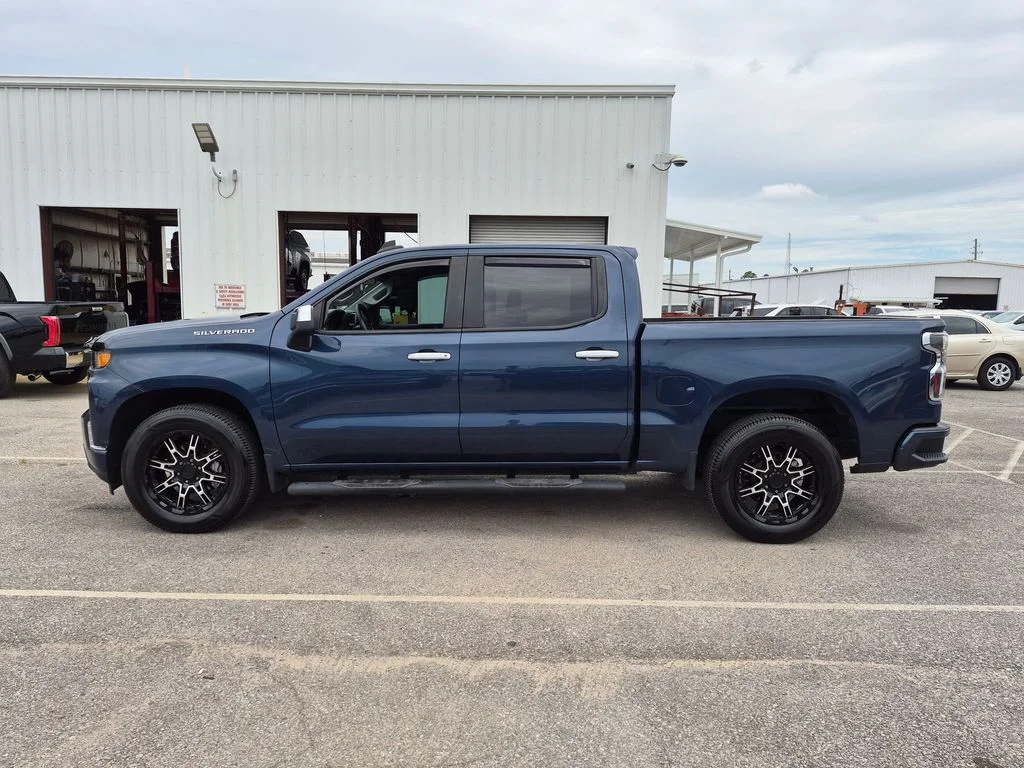 Used 2020 Blue Chevrolet Custom image 2