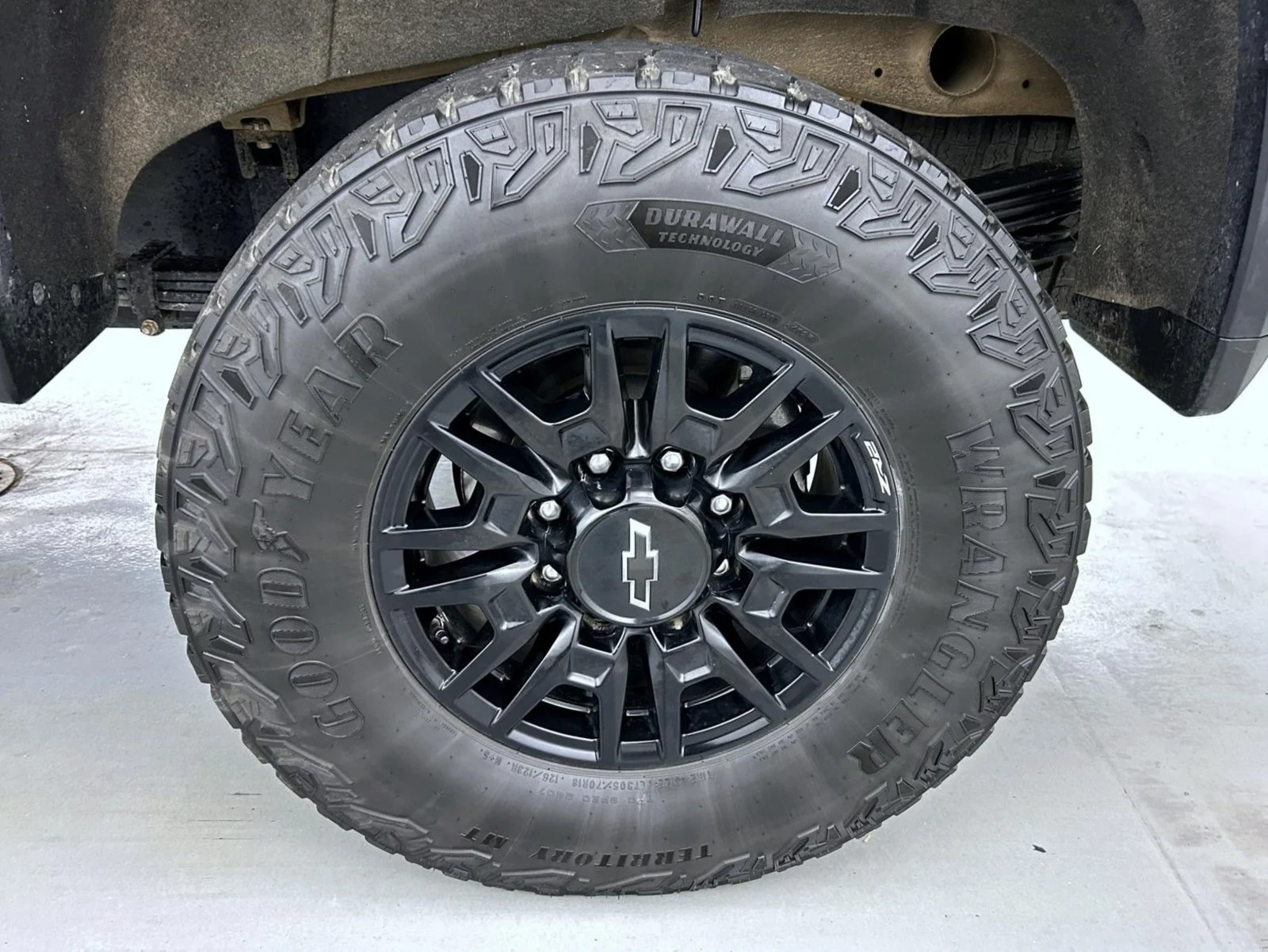 Used 2024 Gray Chevrolet ZR2 image 23