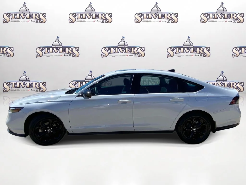 Certified Used 2025 White Honda SE image 5