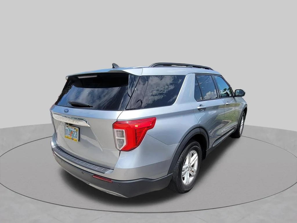 Used 2023 Silver Ford XLT image 5