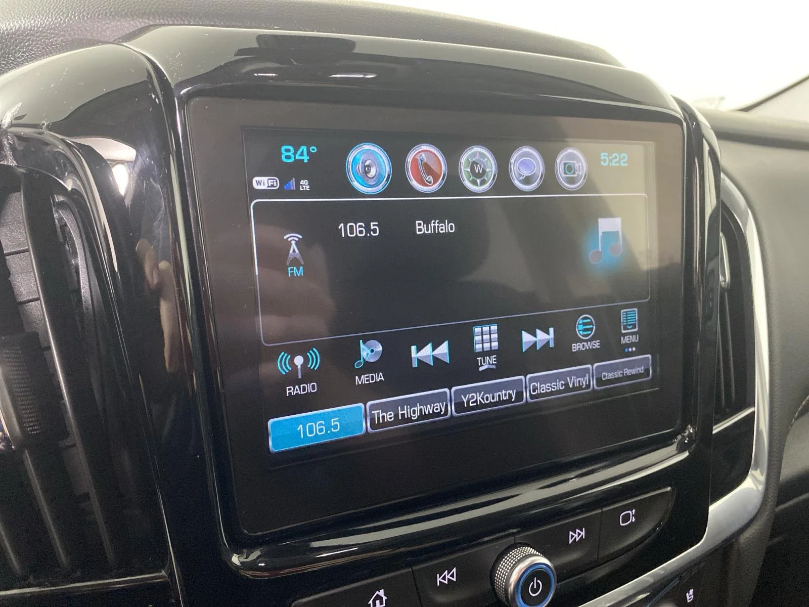 Used 2019 Silver Ice Metallic Chevrolet Premier image 19