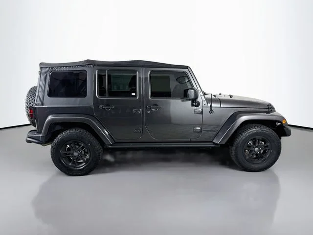Used 2017 Gray Jeep Unlimited Sahara image 9