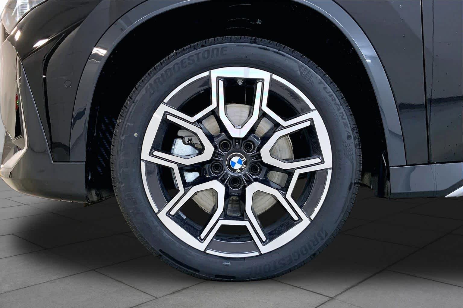 New 2026 Jet Black BMW xDrive28i image 11