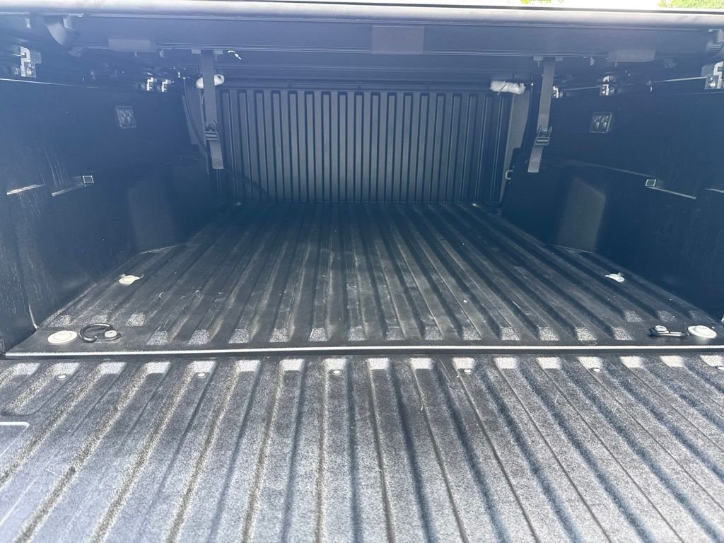 2025 Toyota Tacoma SR5 - Photo 19
