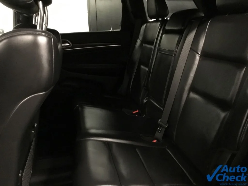 Used 2020 Gray Jeep Limited image 31