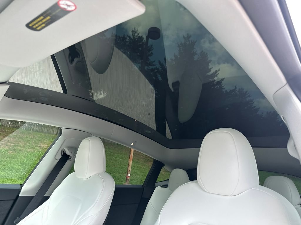 Used 2025  Tesla Long Range image 19