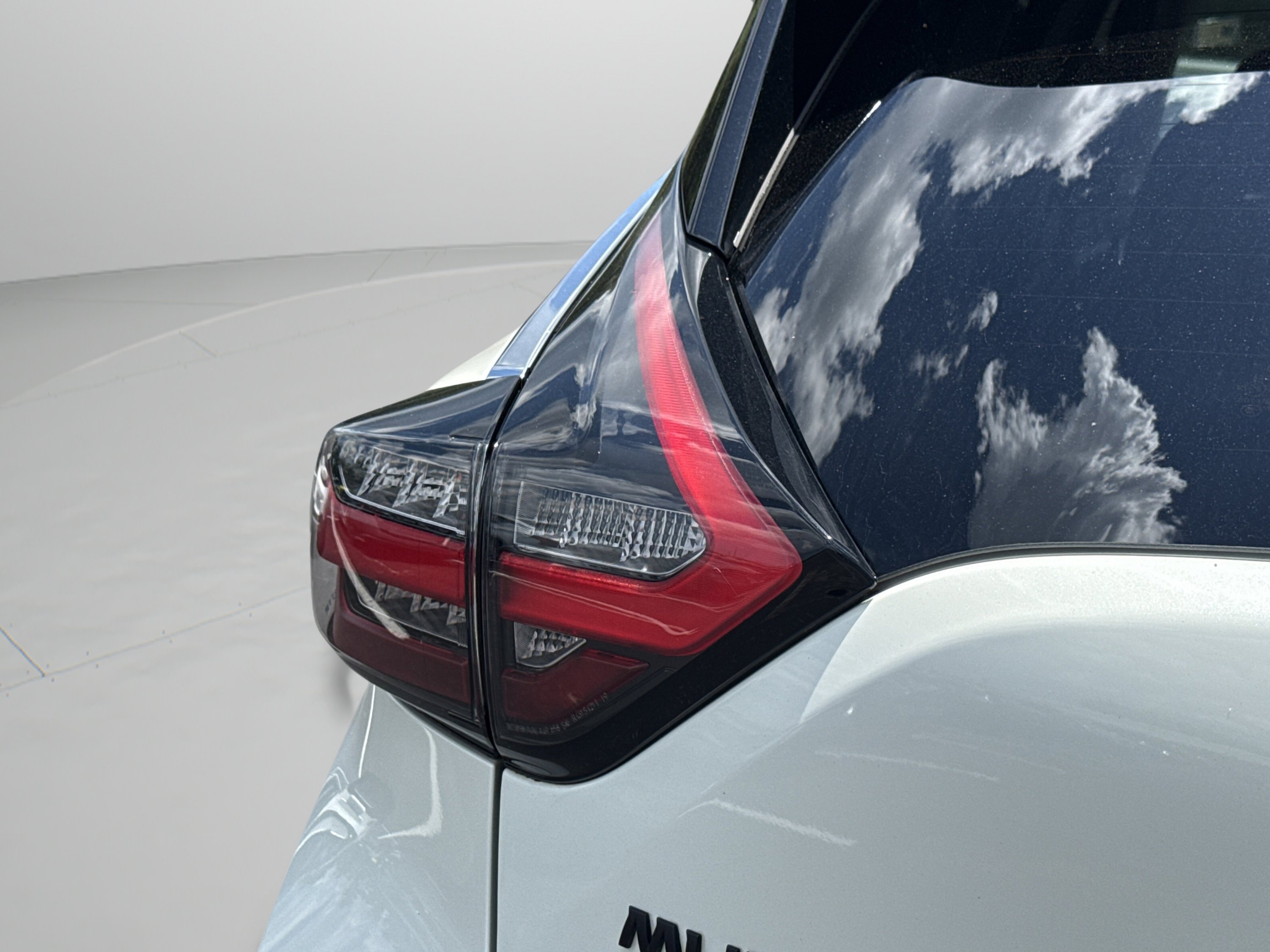 Used 2023 Pearl White Tricoat Nissan SV image 10
