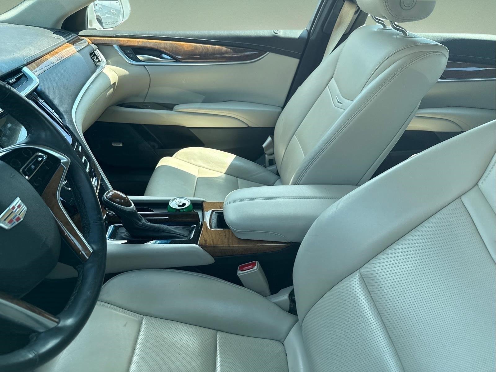 Used 2019 Crystal White Tricoat Cadillac Luxury image 5