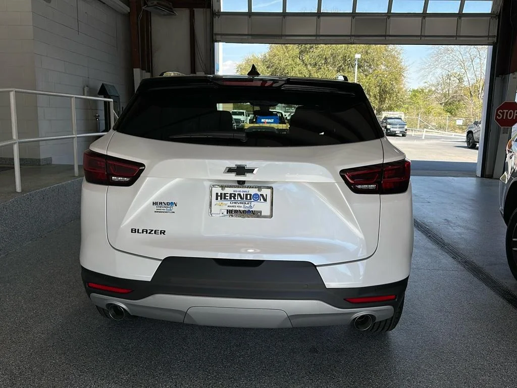 2025 Chevrolet Blazer 2LT - Photo 38