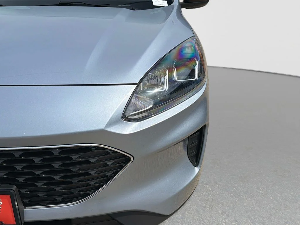 Used 2022 Blue Ford SE image 11