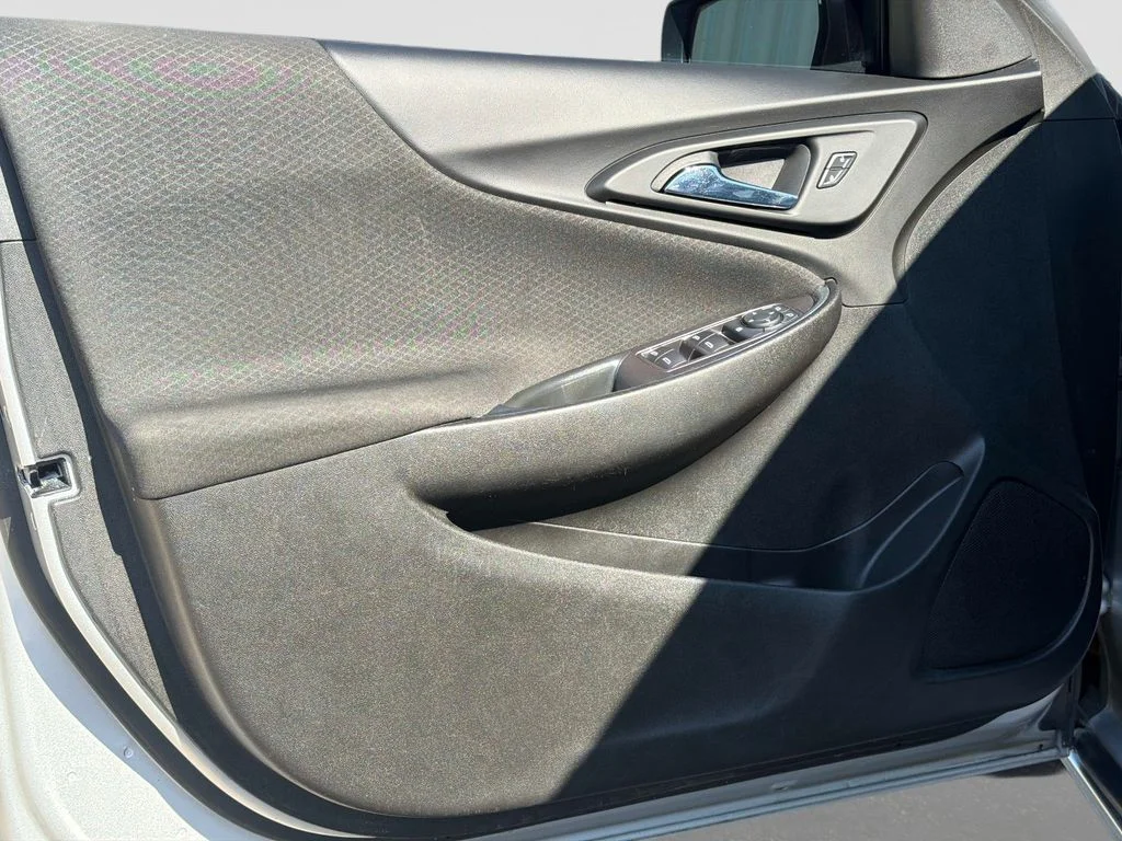 Used 2022 Silver Chevrolet LT image 18