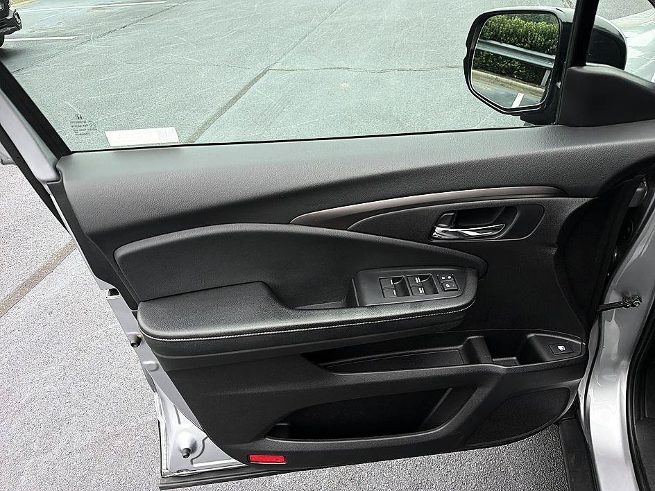 Used 2019 Lunar Silver Metallic Honda Sport image 10