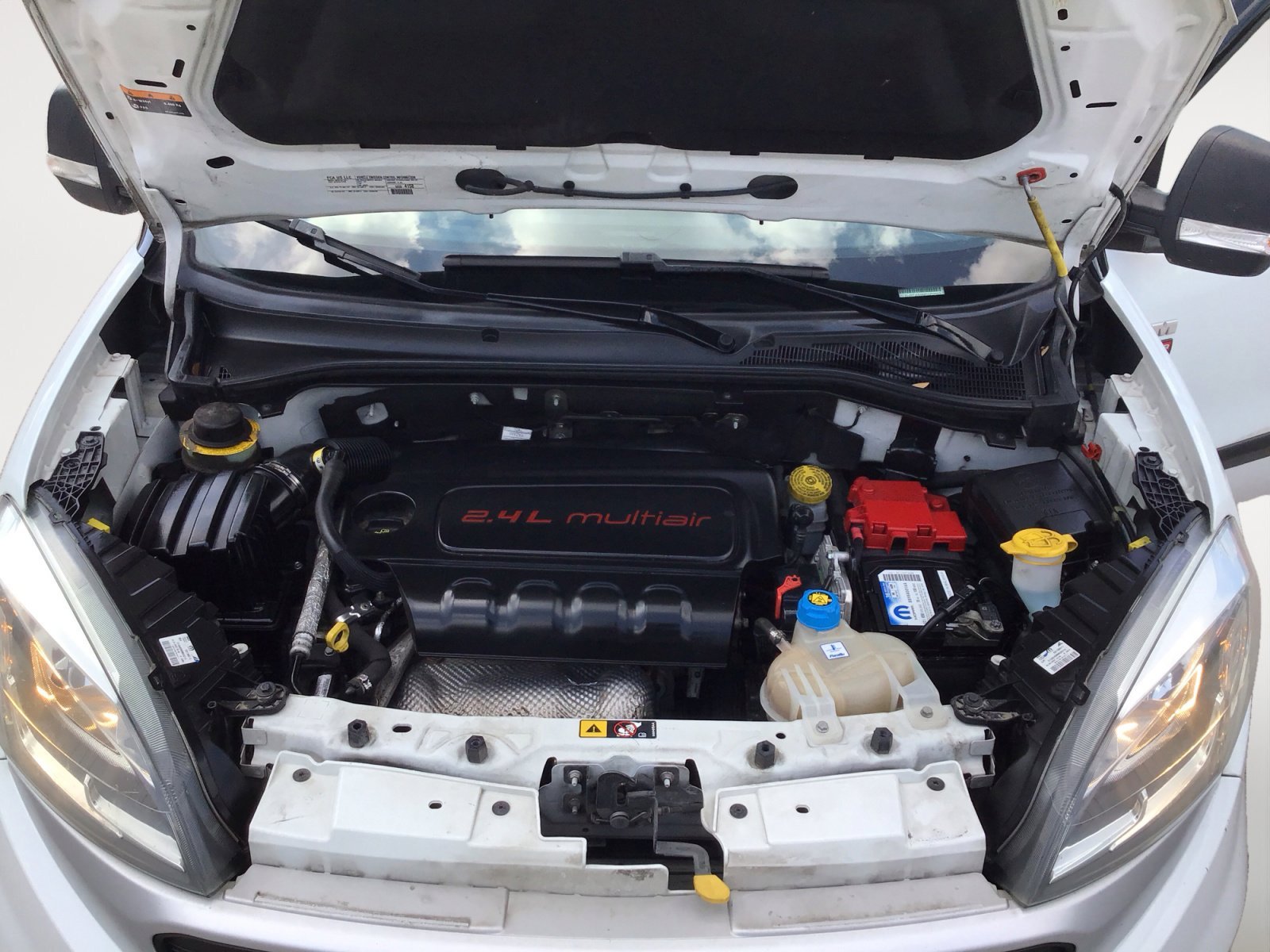 Used 2022 Bright White Ram Tradesman image 27