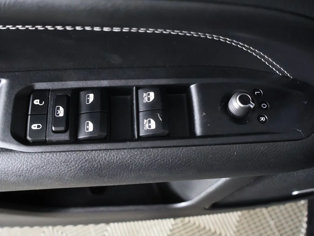 Used 2023 Black Jeep High Altitude image 37