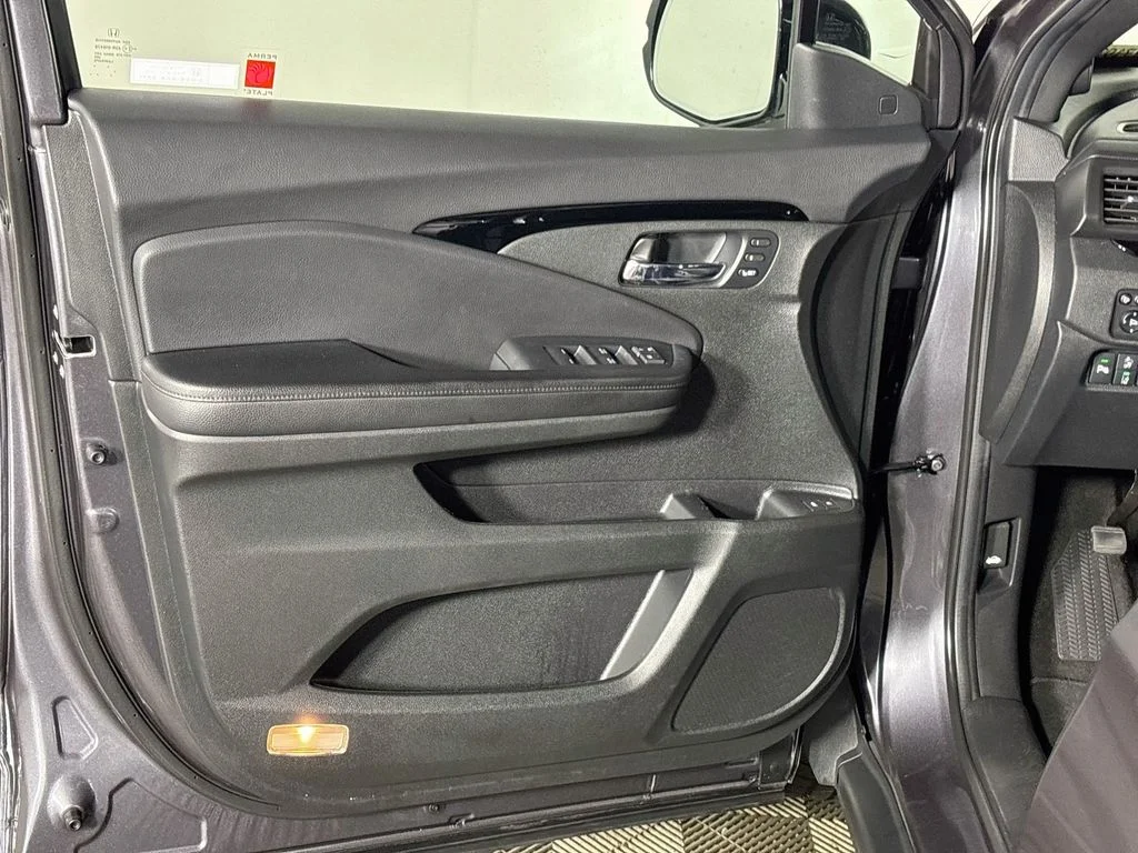 Used 2020  Honda Elite image 10