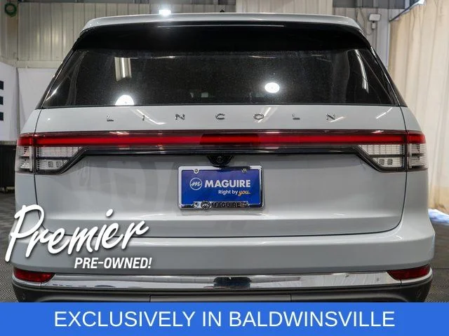 Used 2025 White Lincoln Reserve image 6