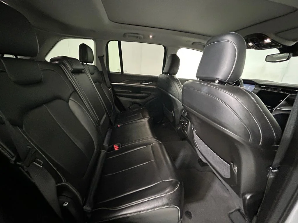 Used 2023 Silver Jeep Limited image 17
