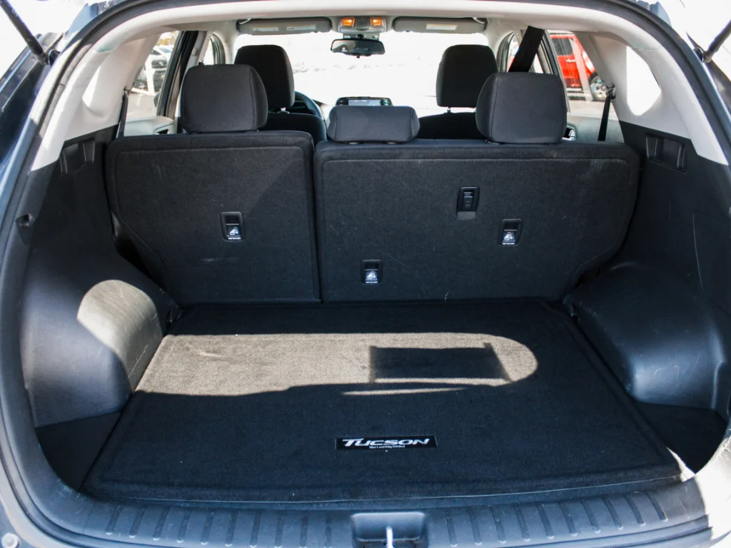 Used 2019 Dusk Blue Hyundai Value image 25