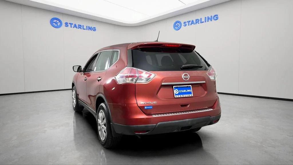 Used 2016 Red Nissan S image 6