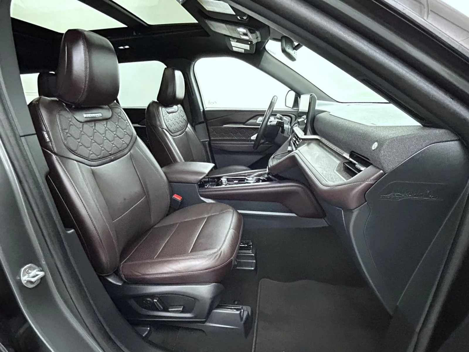 Used 2025 Gray Ford Platinum image 15