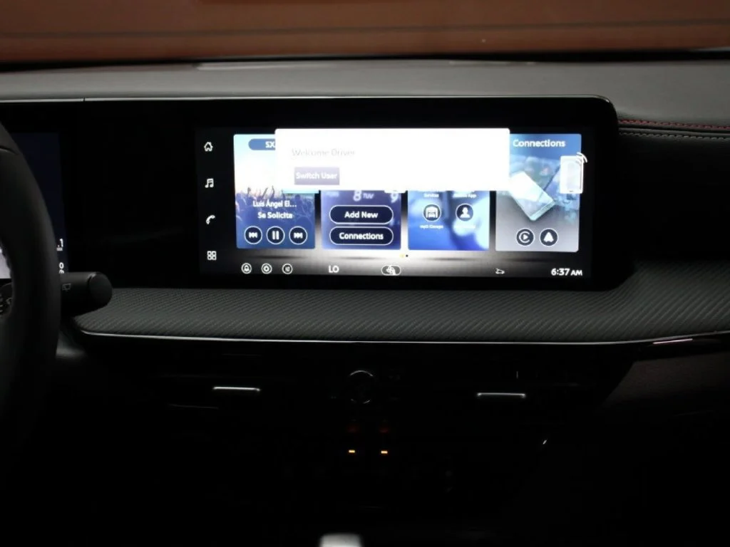 2026 Nissan KICKS SR - Photo 14