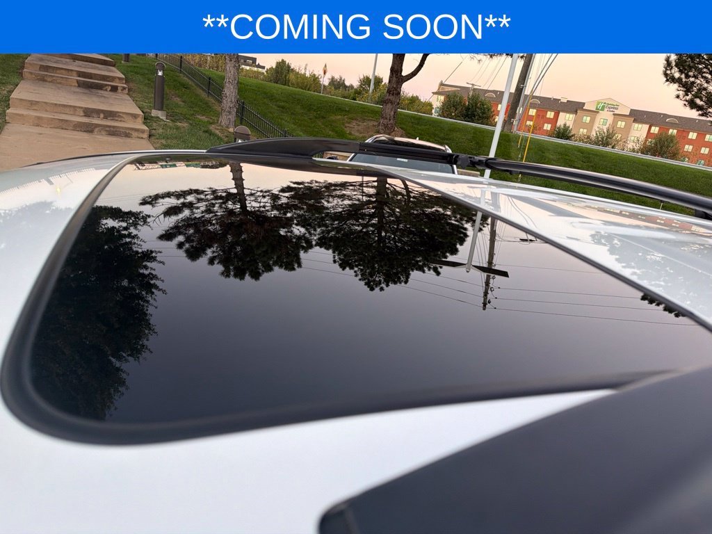 Used 2010  Toyota Limited image 19