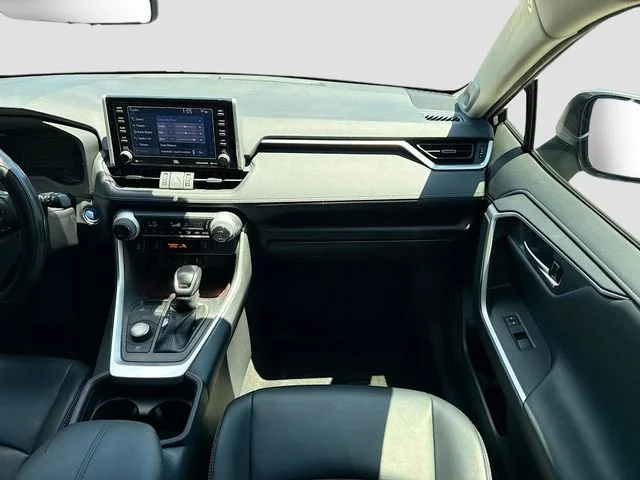 Used 2020 Silver Sky Metallic Toyota Hybrid Limited image 18