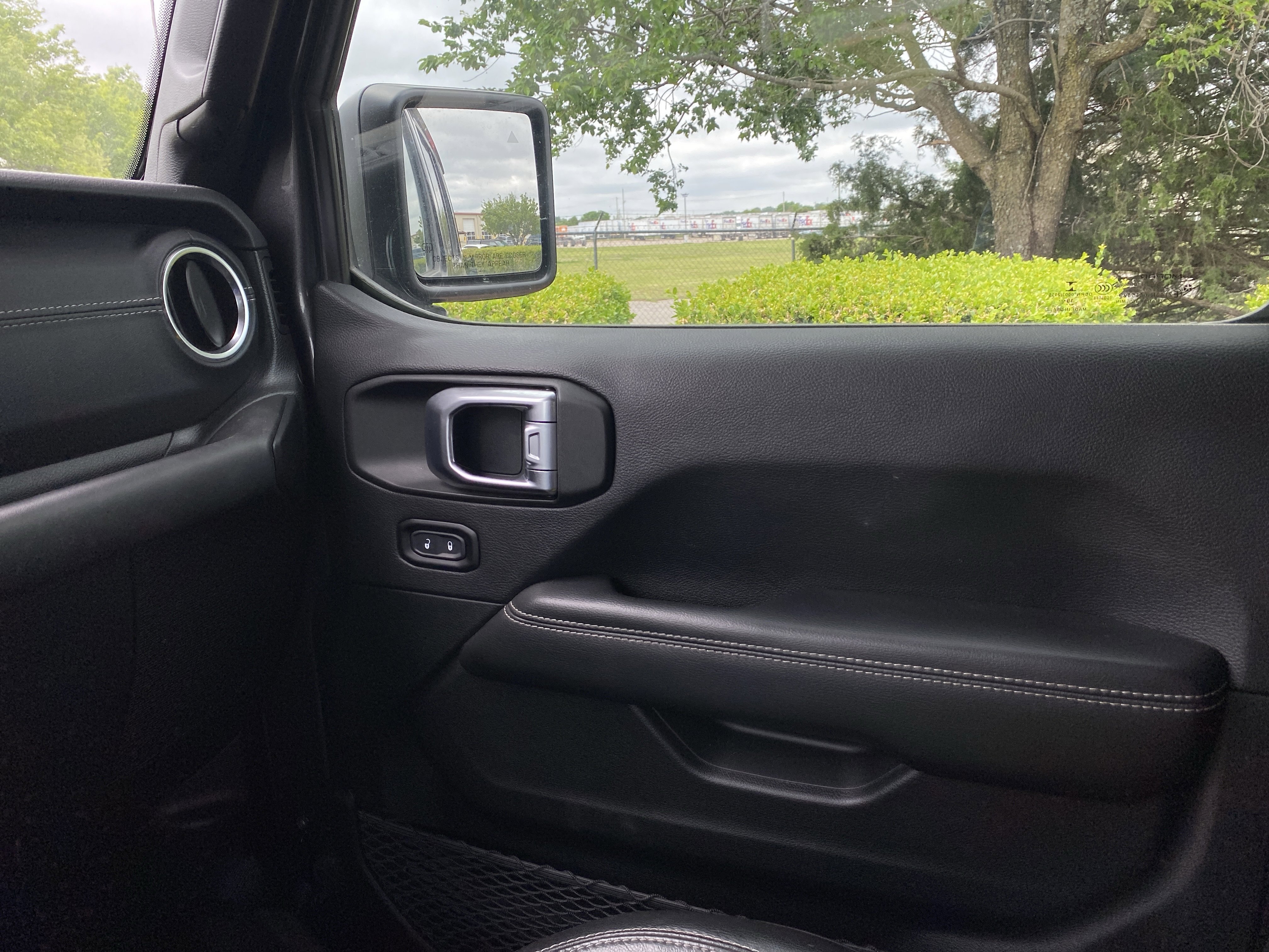 2020 Jeep Wrangler Unlimited Sahara - Photo 23