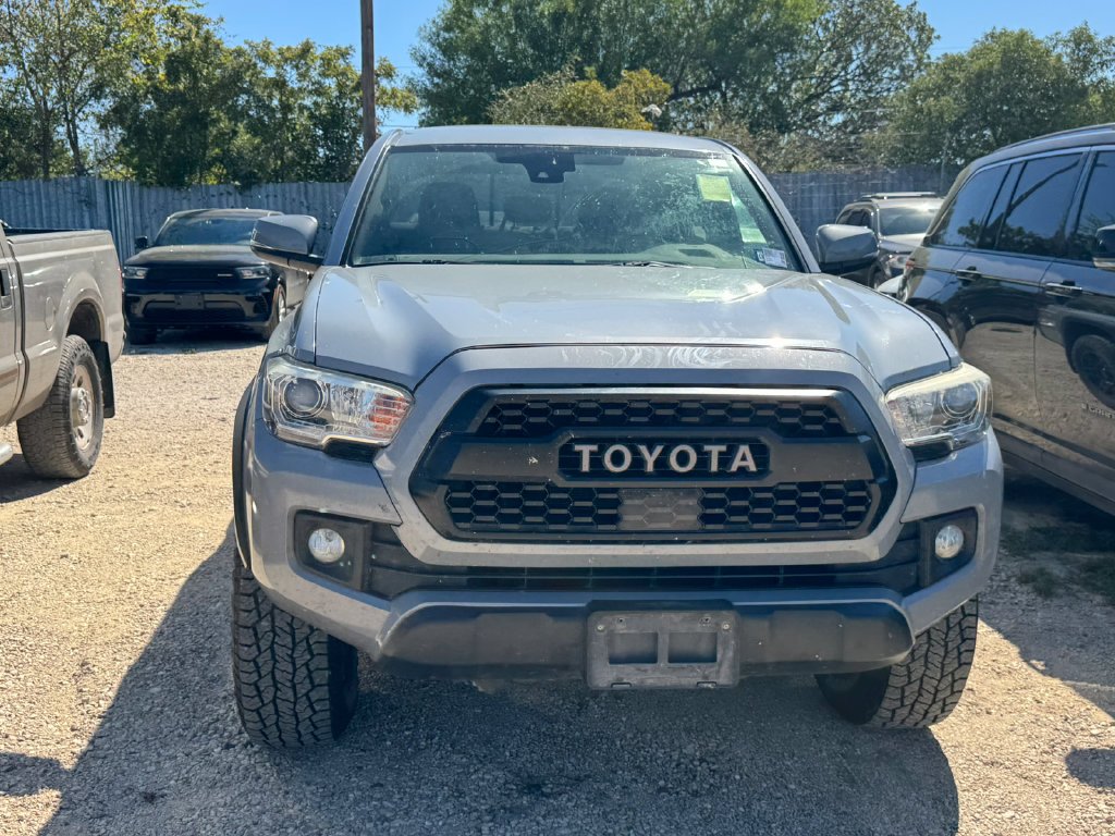 Used 2018  Toyota TRD Off-Road image 4