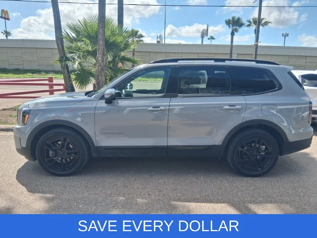 Used 2025 Gray Kia EX X-Line image 4