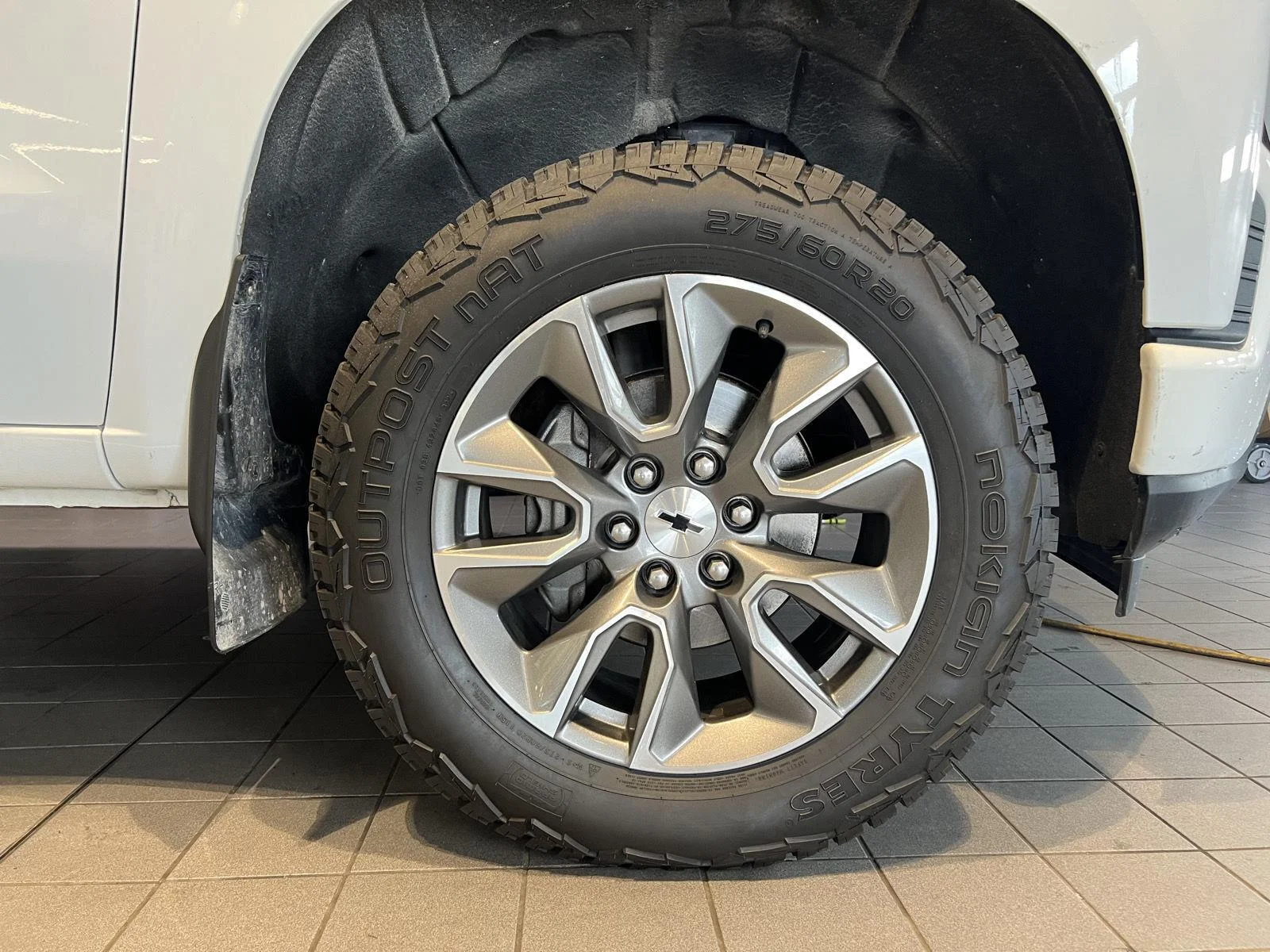 Used 2020 SUMMIT WHITE Chevrolet RST image 13