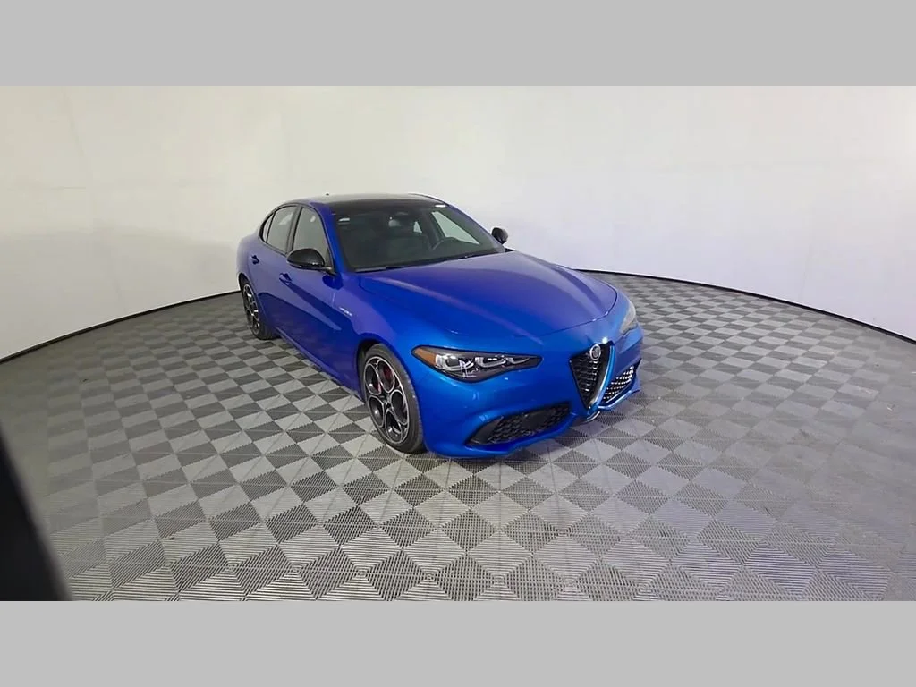 2025 Alfa Romeo Giulia Base - Photo 44