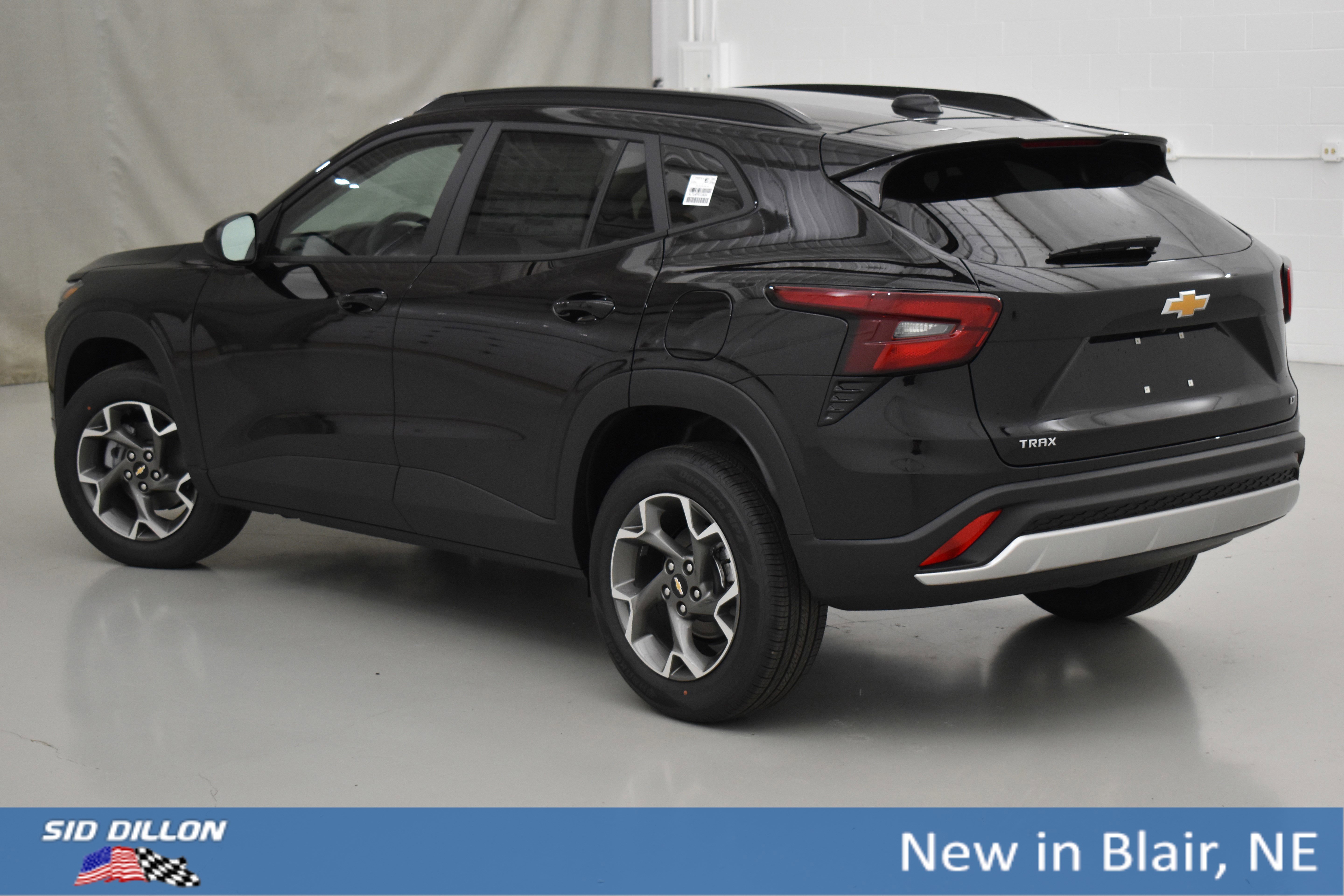 New 2026 Mosaic Black Metallic Chevrolet LT image 13