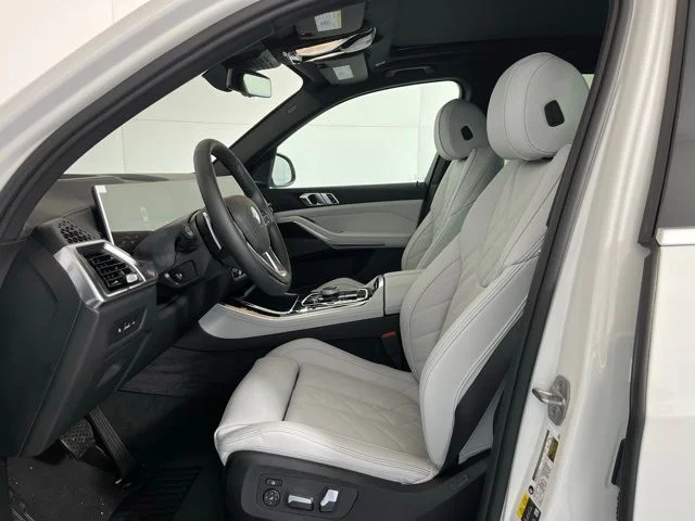 New 2026 Alpine White BMW xDrive50e image 10