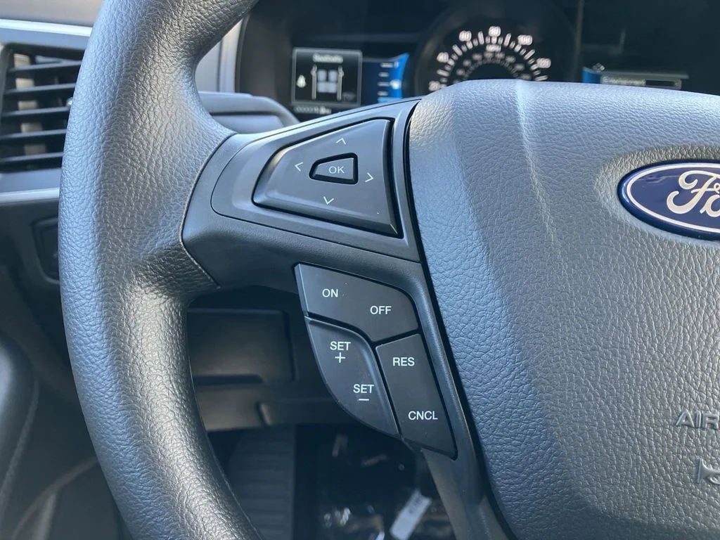 New 2024 Blue Ford SE image 10