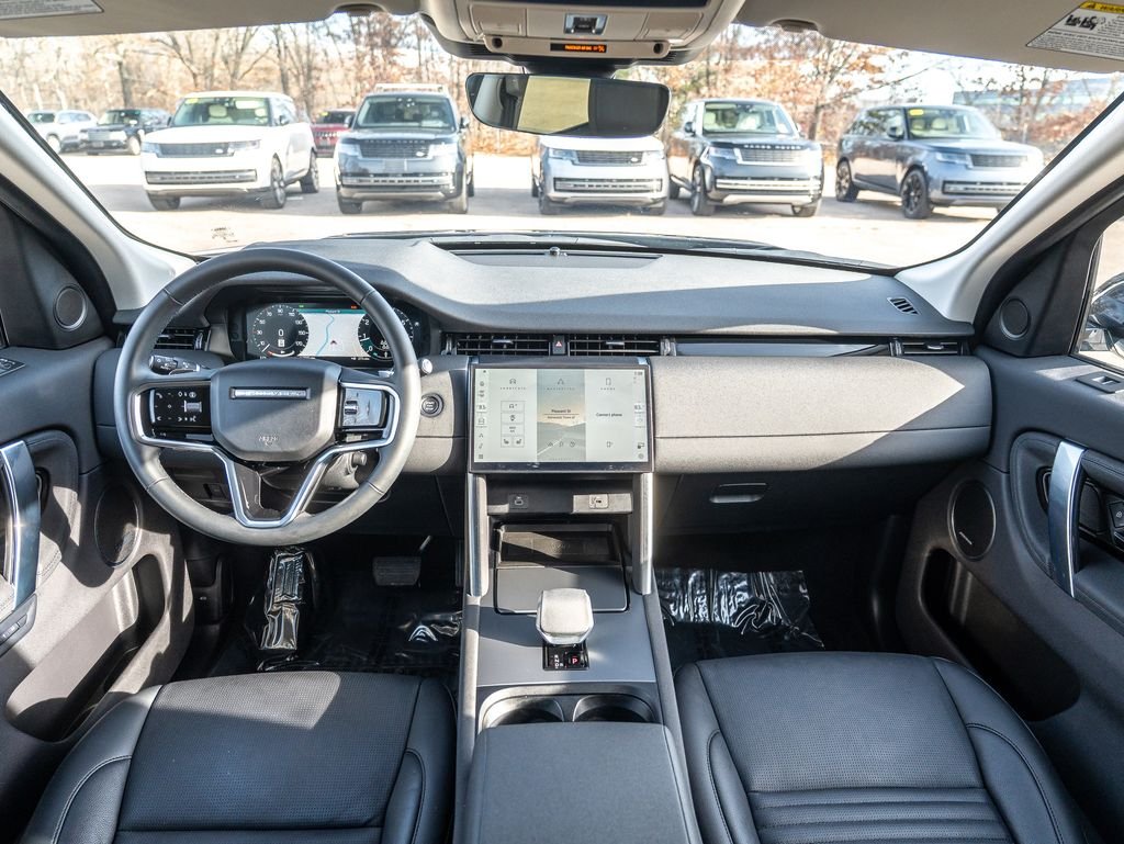 Used 2025 White Land Rover S image 18